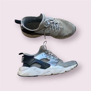 Nike Kid’s Grey Air Huarache